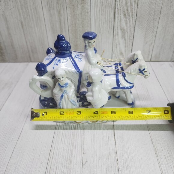 Vintage Horse Carriage Victorian Colonial Porcelain Figurine Cobalt Blue White - Picture 8 of 9